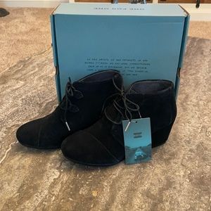 Toms Black Suede Kala Wedge Bootie sz10